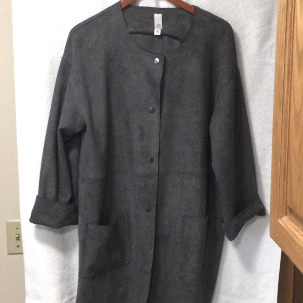 Marla wynne 2 piece suede suit L.